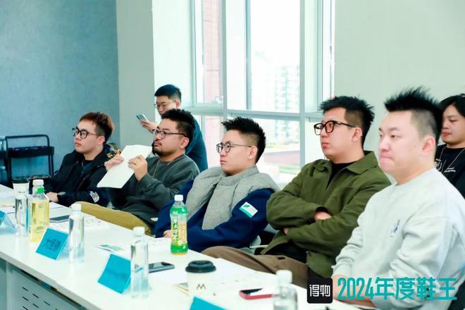 单？是不是只有得物才有底气这么狂球盟会网站入口地表最强年度鞋王榜(图11)