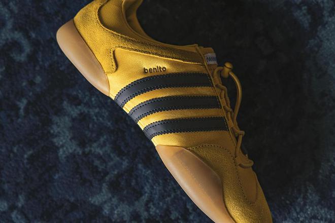 adidas芭蕾风运动鞋的热度继续走高球盟会网页登录每周鞋报：从 LV 到(图3)