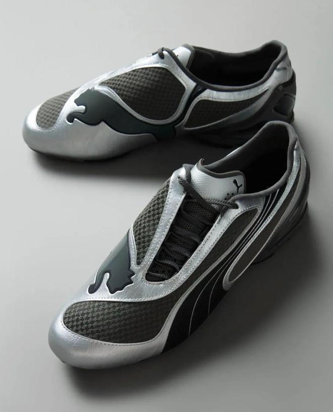 4双sneakers值得一冲！当「液态银」成春夏潮人招牌色这(图6)