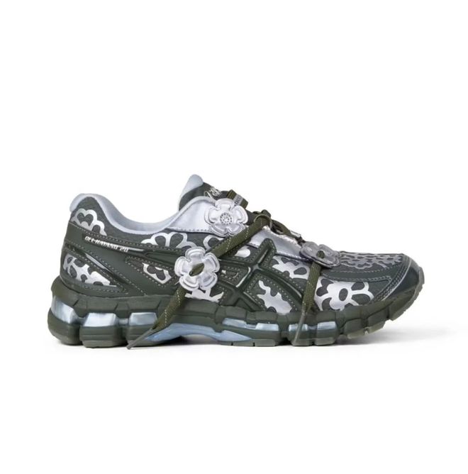 4双sneakers值得一冲！当「液态银」成春夏潮人招牌色这(图7)