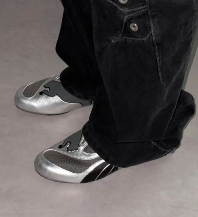 4双sneakers值得一冲！当「液态银」成春夏潮人招牌色这(图14)