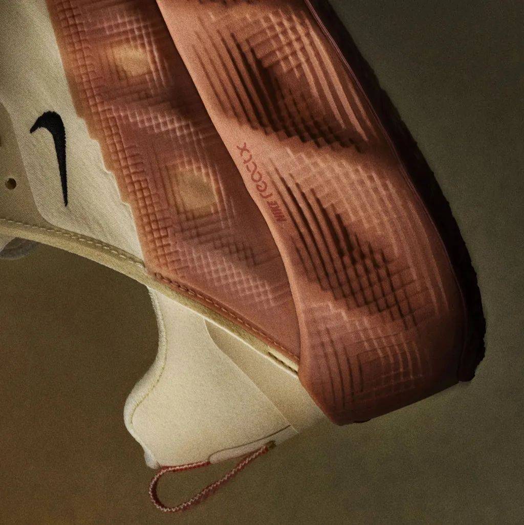 发布！脚感超期待！Nike 新厚底鞋(图2)